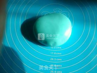 牧丹花翻糖蛋糕的做法步骤：2