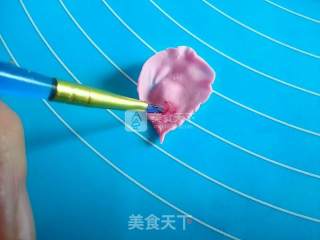 牧丹花翻糖蛋糕的做法步骤：11