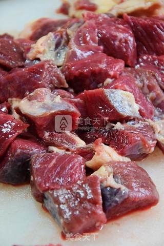 用咖喱温暖这个冬天【咖喱牛肉】的做法步骤：3