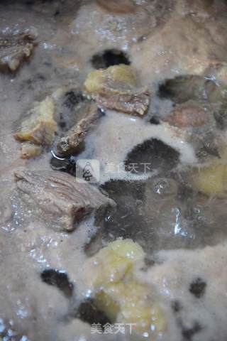用咖喱温暖这个冬天【咖喱牛肉】的做法步骤：4