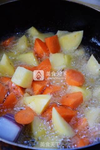 用咖喱温暖这个冬天【咖喱牛肉】的做法步骤：7