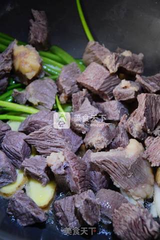 用咖喱温暖这个冬天【咖喱牛肉】的做法步骤：8