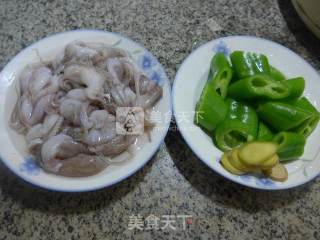 尖椒炒望潮的做法步骤：1