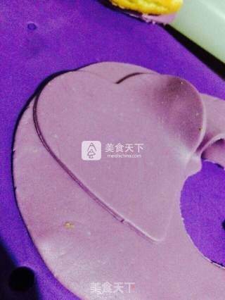 翻糖蛋糕戒指礼盒的做法步骤：3