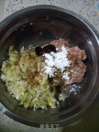 清汤葱香羊肉丸菠菜汤的做法步骤：2