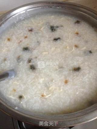 广式皮蛋鸡丝粥的做法步骤：8