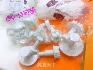 当翻糖遇上马卡龙_翻糖马卡龙的做法步骤：3
