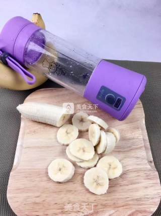 香蕉牛奶汁的做法步骤：1