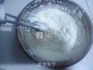 蝴蝶结翻糖蛋糕的做法步骤：2