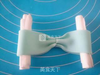 蝴蝶结翻糖蛋糕的做法步骤：18