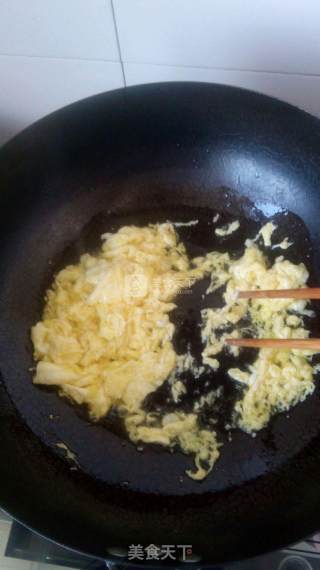 鸡蛋炒饭的做法步骤：2