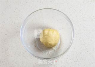 秋冬时令小甜品——奶香南瓜派的做法步骤：2