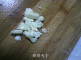 清炒豌豆苗的做法步骤：1
