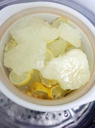 黄冰糖炖柠檬的做法步骤：4