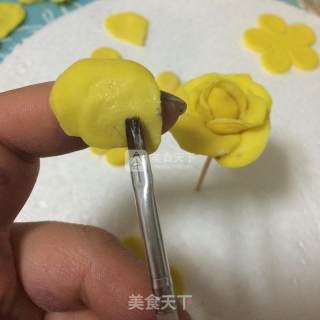 翻糖玫瑰花蛋糕的做法步骤：6