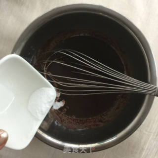 可可戚风蛋糕的做法步骤：4