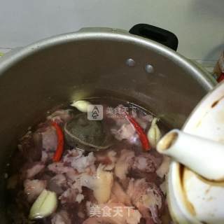 萝卜炖牛肉的做法步骤：3