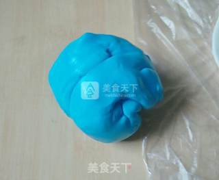 翻糖宝宝鞋的做法步骤：4