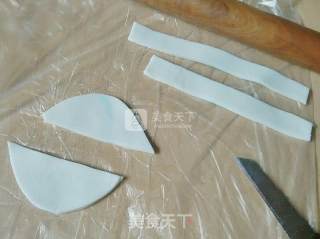 翻糖宝宝鞋的做法步骤：6