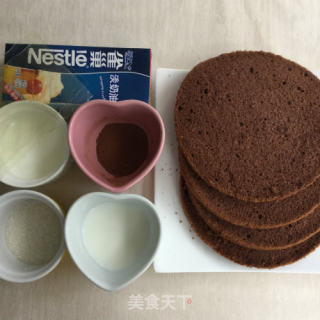 淋面可可慕斯蛋糕的做法步骤：1