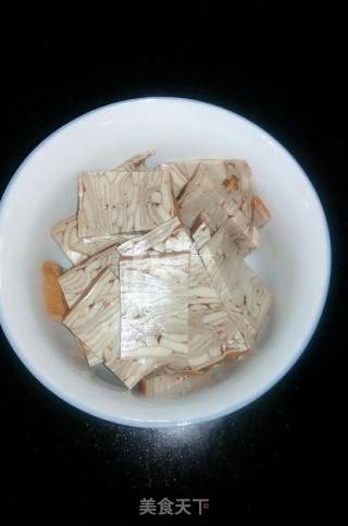 凉拌豆皮卷的做法步骤：1