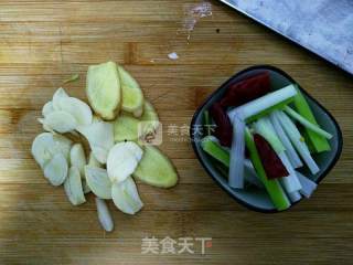 油爆香螺的做法步骤：3
