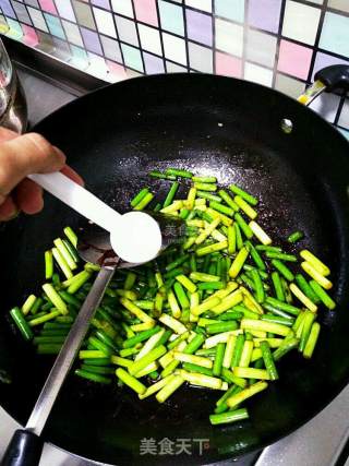 蚝油蒜薹炒里脊的做法步骤：9