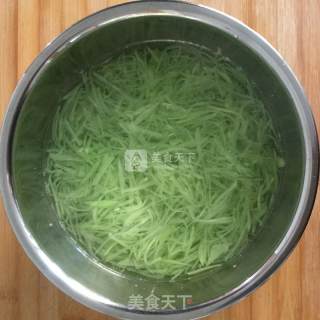 开味佛手瓜的做法步骤：4