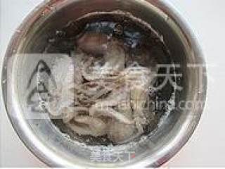 鲜爽到爆的凉拌八爪鱼的做法步骤：2