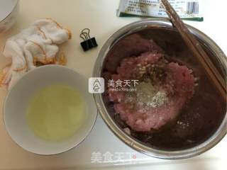 洋葱肉锅贴的做法步骤：3
