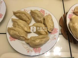 洋葱肉锅贴的做法步骤：11