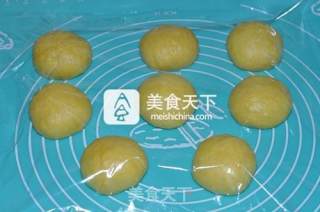 南瓜豆沙包的做法步骤：6