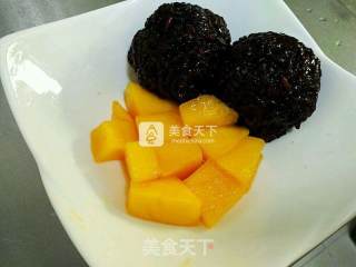 芒果白雪黑糯米甜甜的做法步骤：6