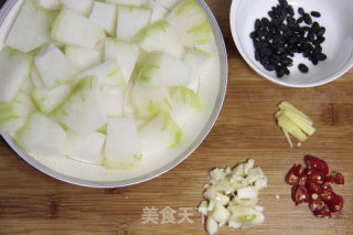 湘式素烧冬瓜的做法步骤：1