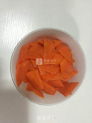 营养健康西葫芦胡萝卜炒肉的做法步骤：4