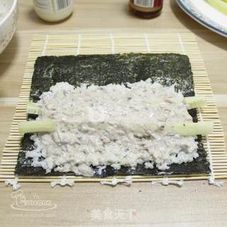 金枪鱼紫菜包饭（懒人版）的做法步骤：6