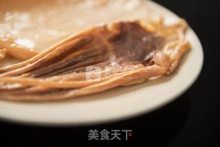 排骨墨鱼汤一厨作铸铁锅版的做法步骤：1