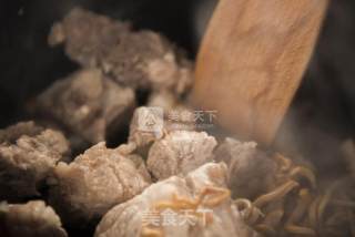 排骨墨鱼汤一厨作铸铁锅版的做法步骤：5