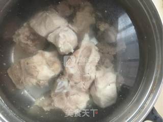 萝卜排骨汤的做法步骤：2