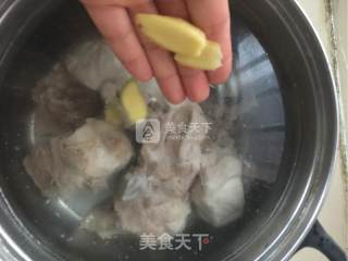 萝卜排骨汤的做法步骤：3