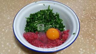 牛肉韭菜馄饨的做法步骤：1