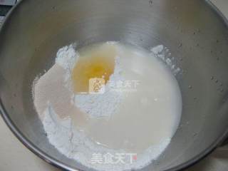 辫子面包的做法步骤：2