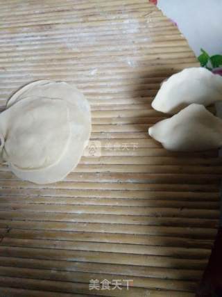 芹菜牛肉水饺儿的做法步骤：3