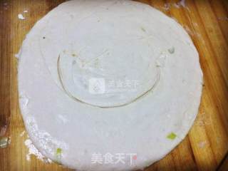 葱油饼 妈妈的味道的做法步骤：6