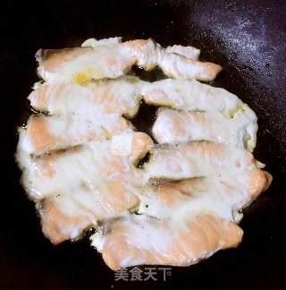 黑胡椒香煎三文鱼的做法步骤：7