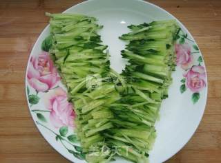 黄瓜肉丝的做法步骤：4