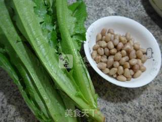 花生米炒油麦菜的做法步骤：1