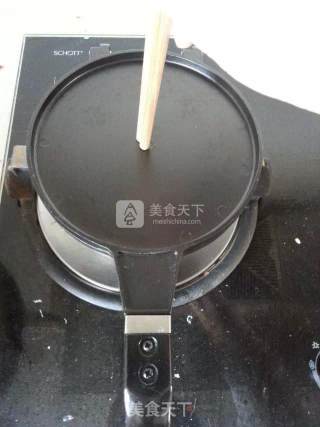 手工酥脆蛋卷的做法步骤：3