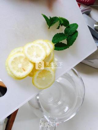 水果浸泡水的做法步骤：2