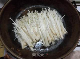 酸辣金针肥牛的做法步骤：2